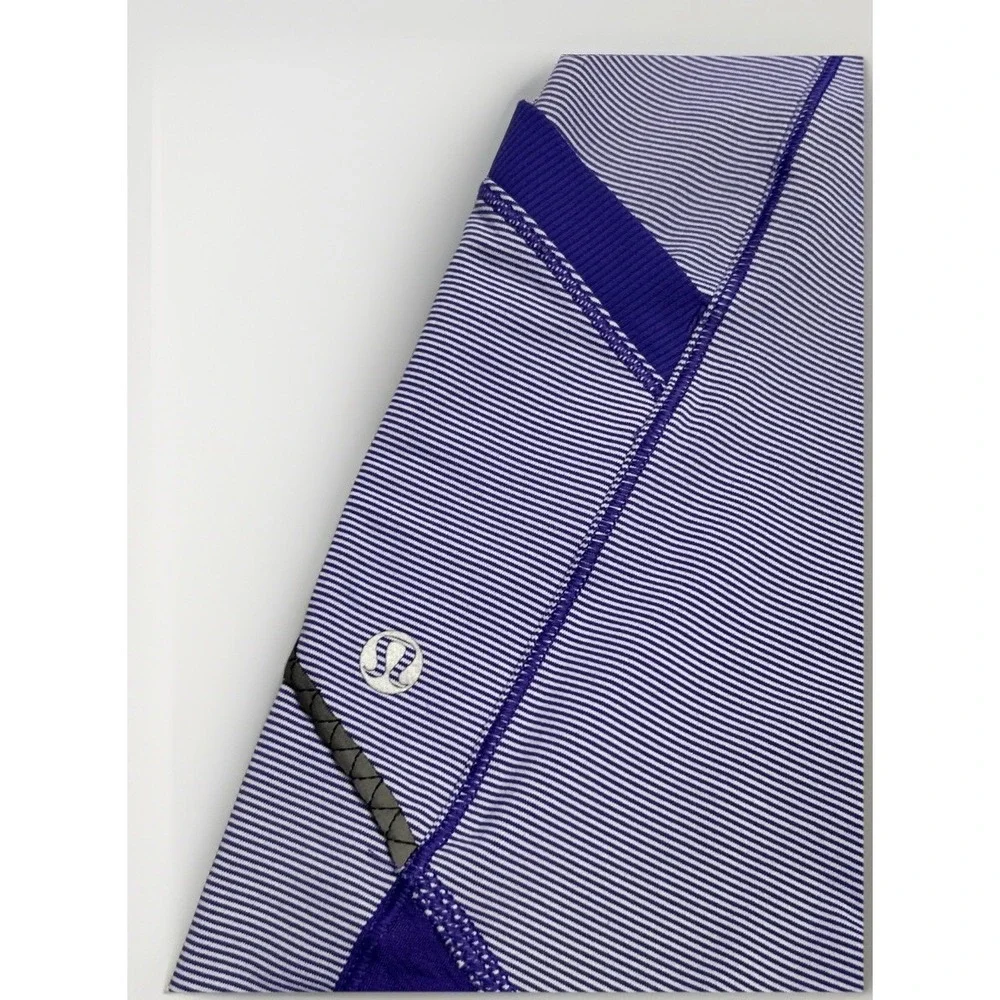Lululemon Run For Fun Crop Bruised Berry Wee Stripe Sz 8 RARE Purple Pockets‎